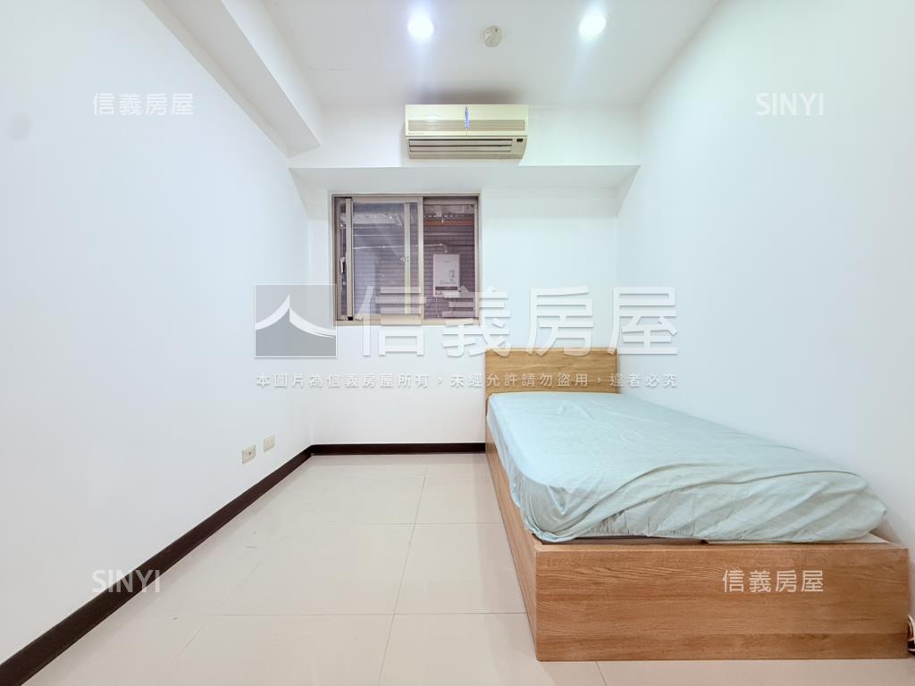 專任國泰紐廣景觀三房車位房屋室內格局與周邊環境