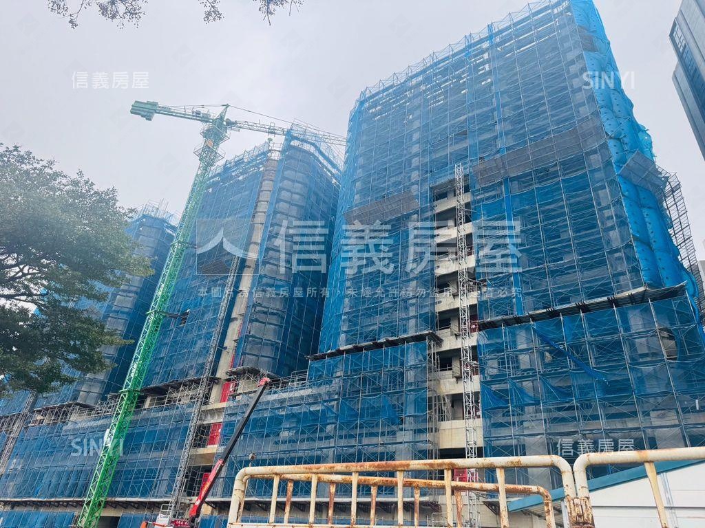 帝璽高樓層２房房屋室內格局與周邊環境