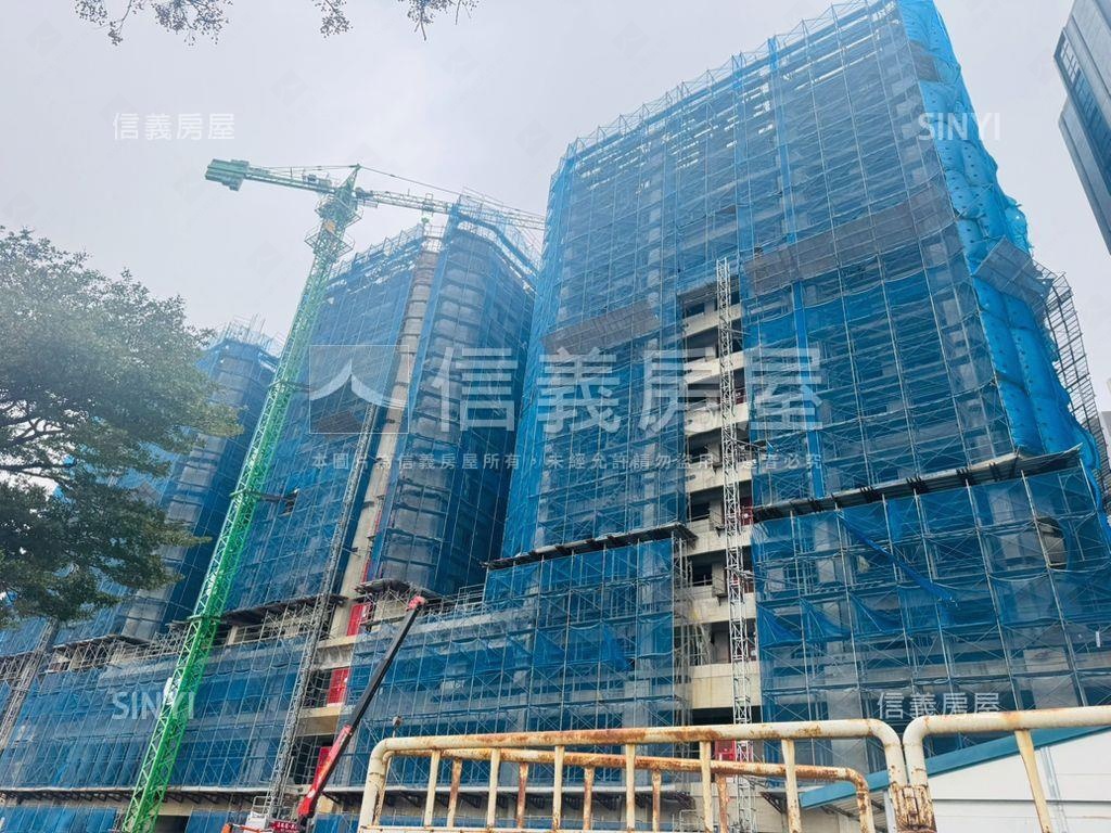 帝璽高樓層２房房屋室內格局與周邊環境