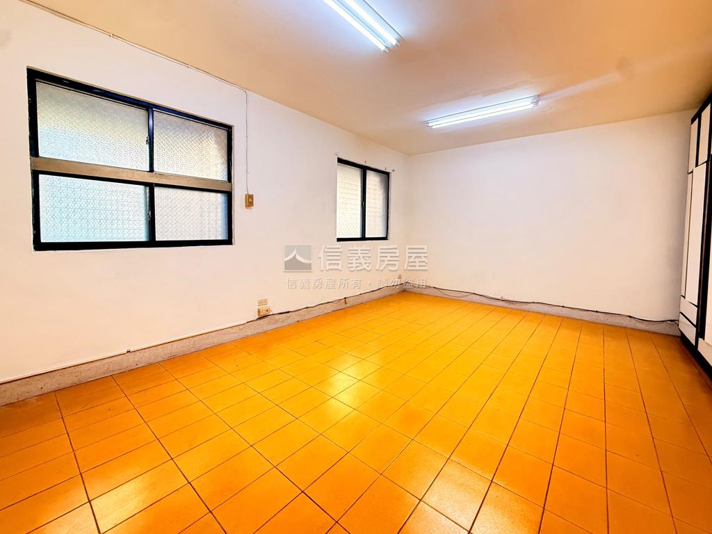 松竹商圈大面寬朝南透天房屋室內格局與周邊環境