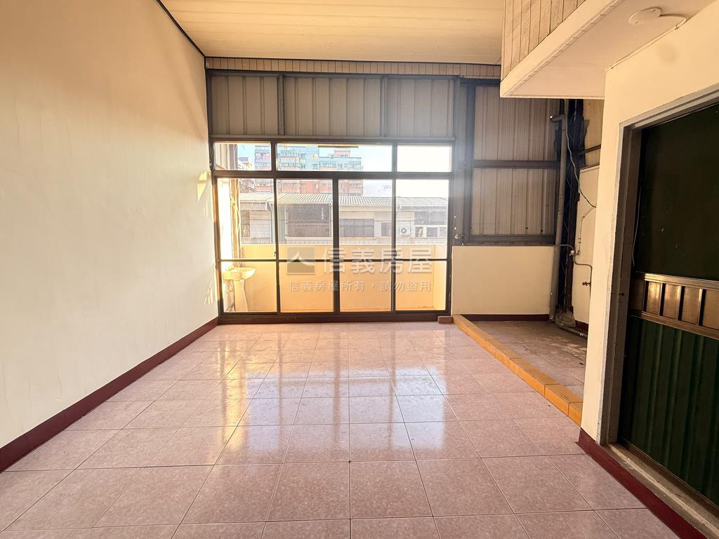 松竹商圈大面寬朝南透天房屋室內格局與周邊環境