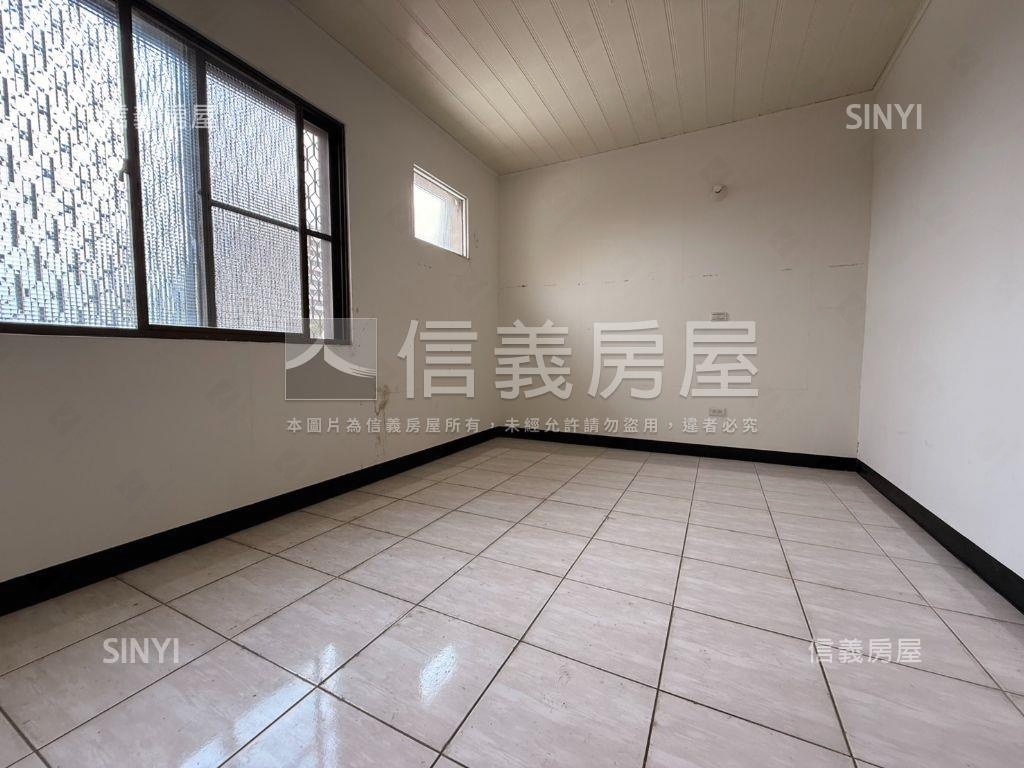 二空商圈邊間透天房屋室內格局與周邊環境