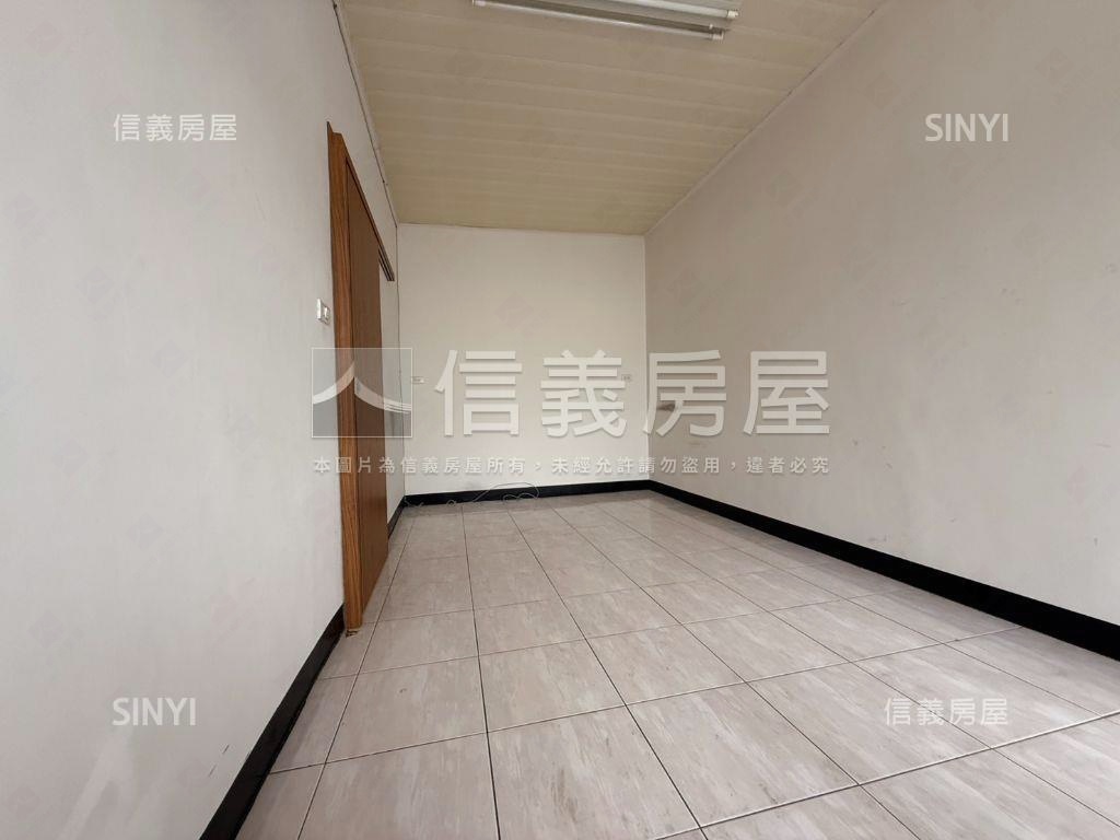 二空商圈邊間透天房屋室內格局與周邊環境