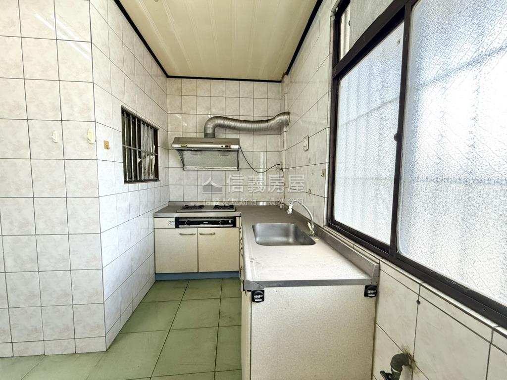 近水湳｜正中清路黃金透店房屋室內格局與周邊環境