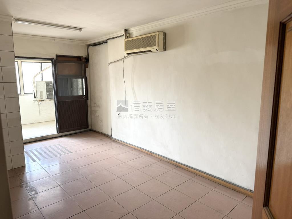 近水湳｜正中清路黃金透店房屋室內格局與周邊環境