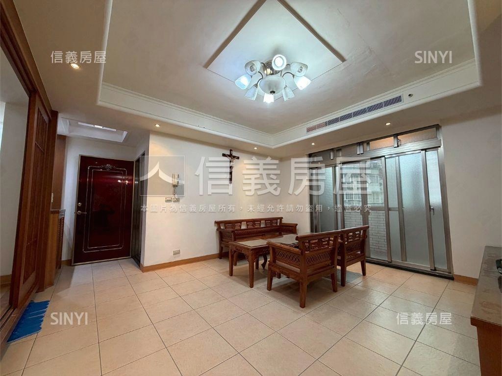 劍南方正４樓房屋室內格局與周邊環境