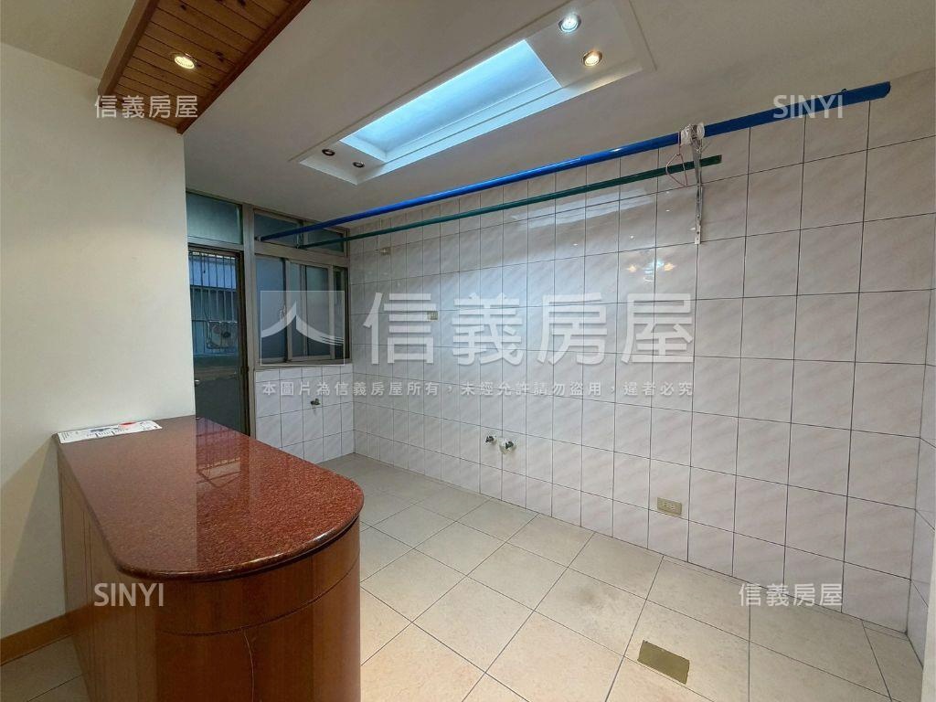 劍南方正４樓房屋室內格局與周邊環境