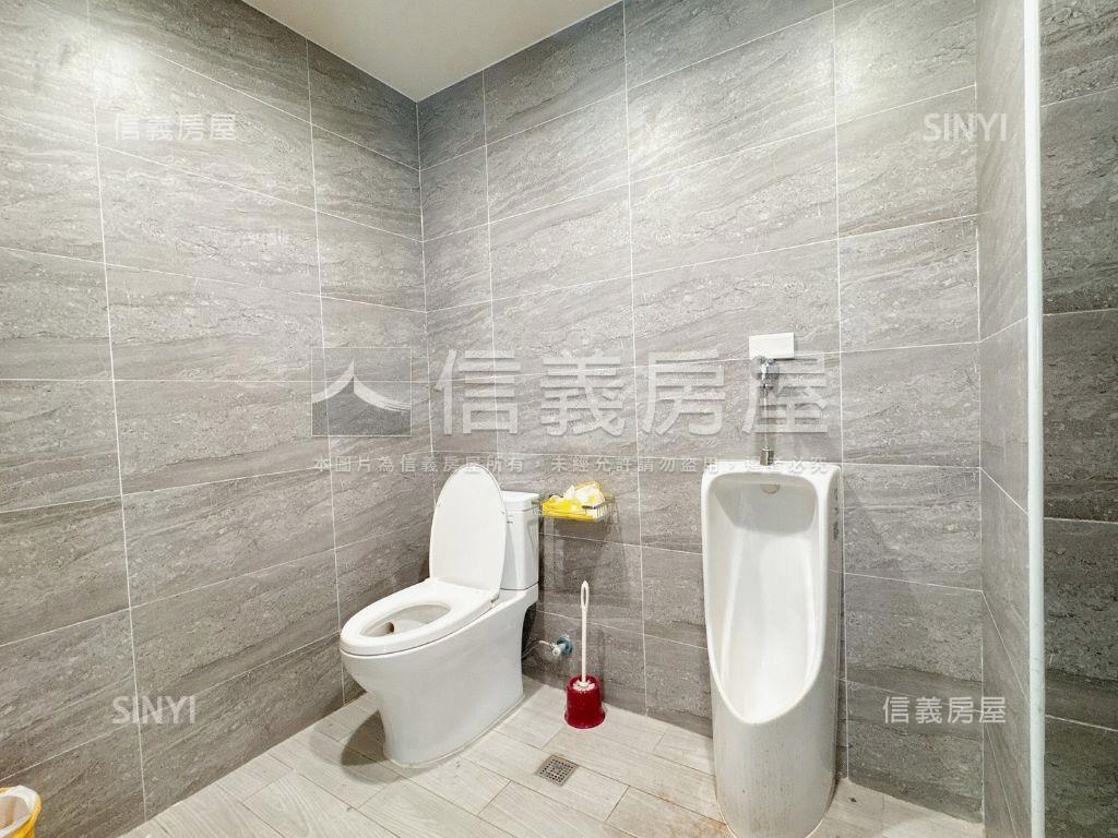 中華路燙金店面有謙４１房屋室內格局與周邊環境
