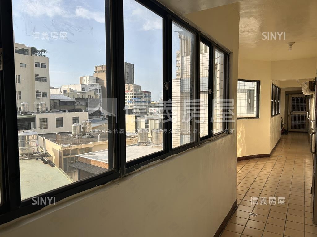 近文化中心電梯套房Ｂ房屋室內格局與周邊環境