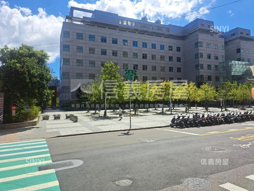 永安捷運華廈４房車位房屋室內格局與周邊環境