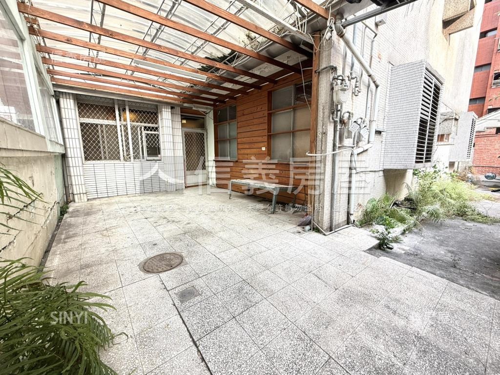 綠川近車站稀有一樓美寓房屋室內格局與周邊環境