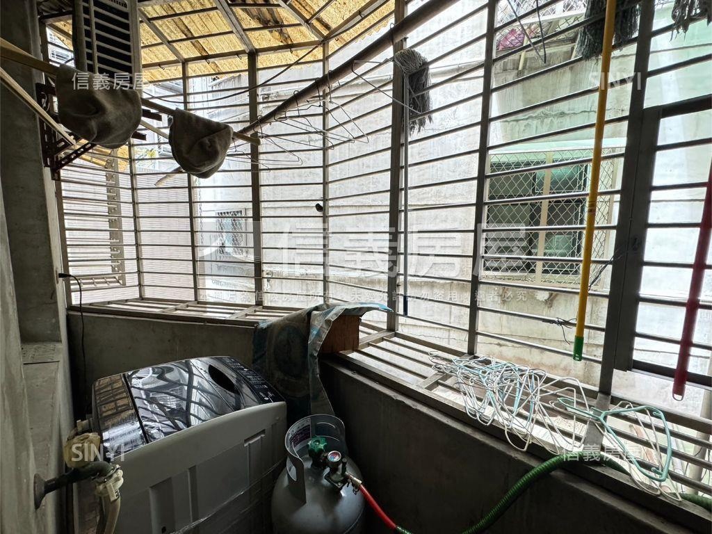 中港商圈住辦公寓三樓房屋室內格局與周邊環境