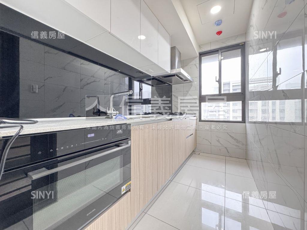 聯悦臻次頂樓三房平車位房屋室內格局與周邊環境