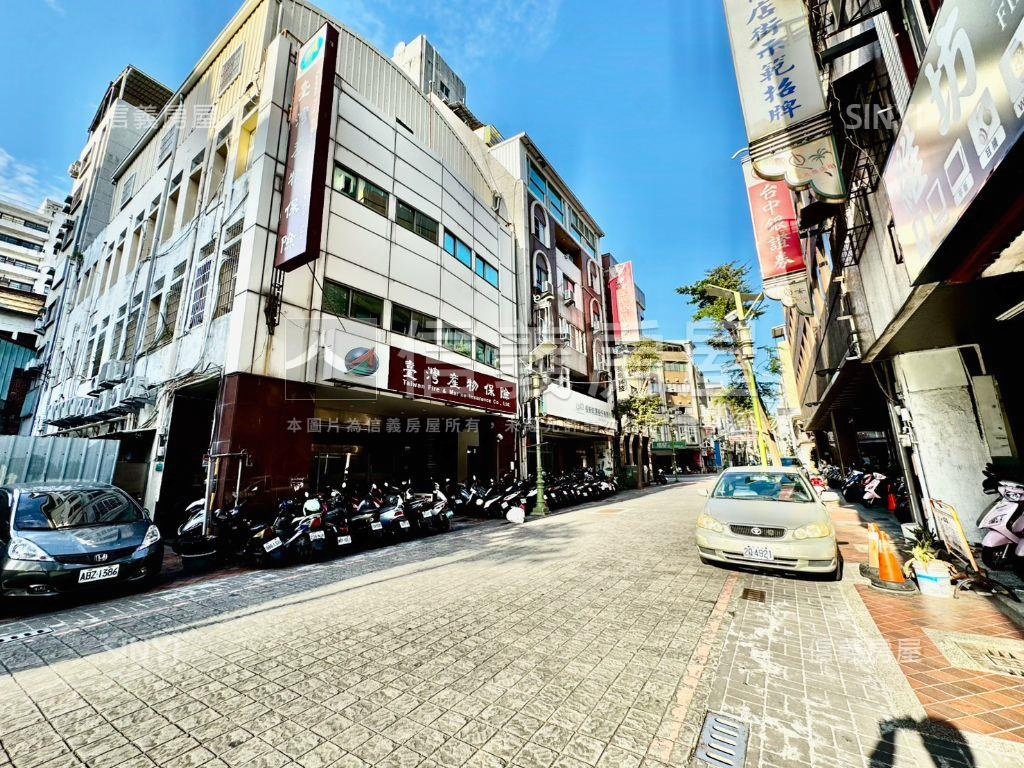 近火車站大面寬金透店房屋室內格局與周邊環境