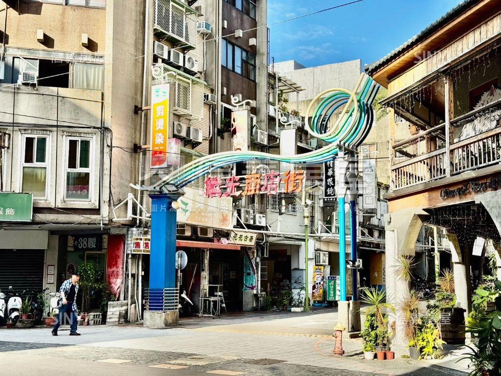 近火車站大面寬金透店房屋室內格局與周邊環境