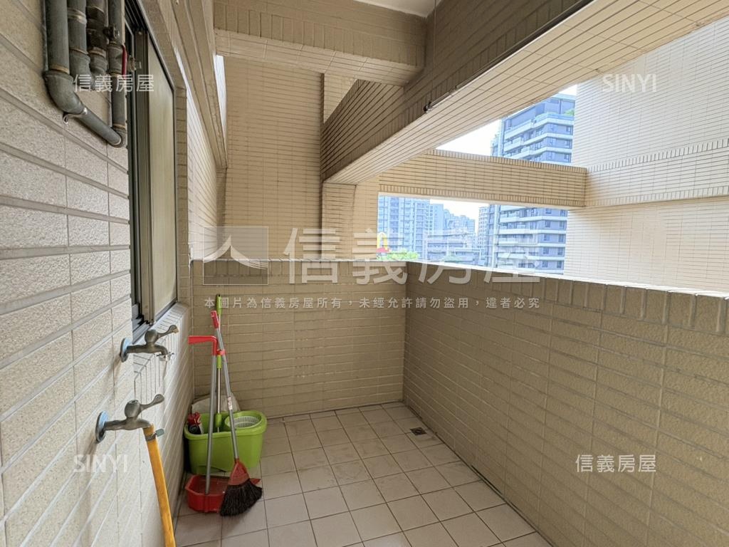 四季會館方正明亮二房房屋室內格局與周邊環境