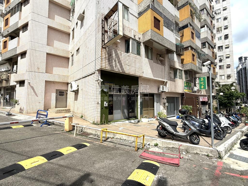 角間臨路置產收租店面房屋室內格局與周邊環境