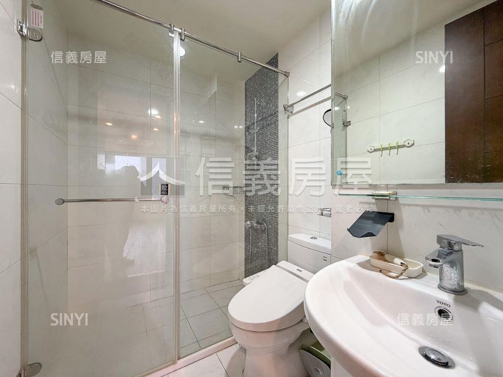 國賓大悅角間採光三房房屋室內格局與周邊環境