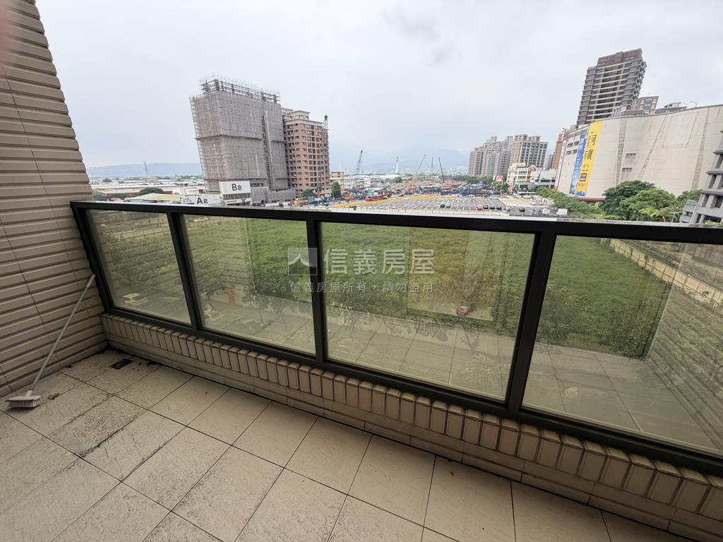 集英路喜多３房車位房屋室內格局與周邊環境