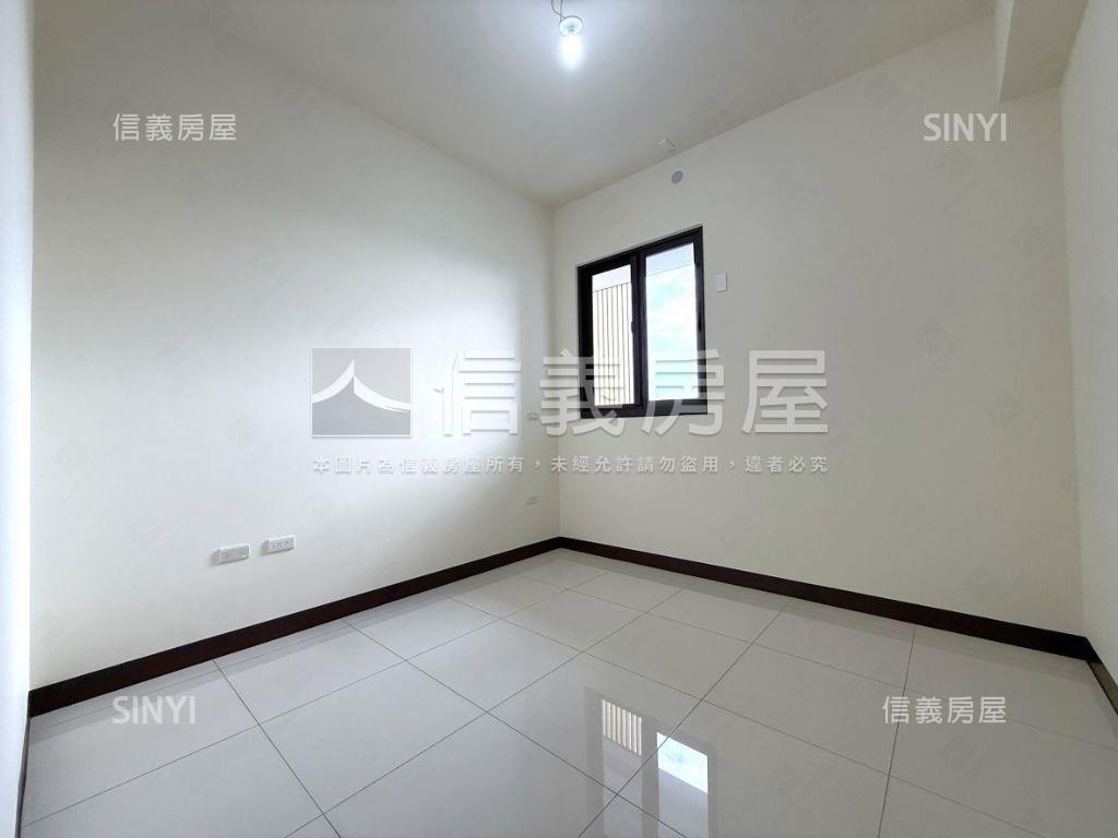 近南科。二房車位宅房屋室內格局與周邊環境