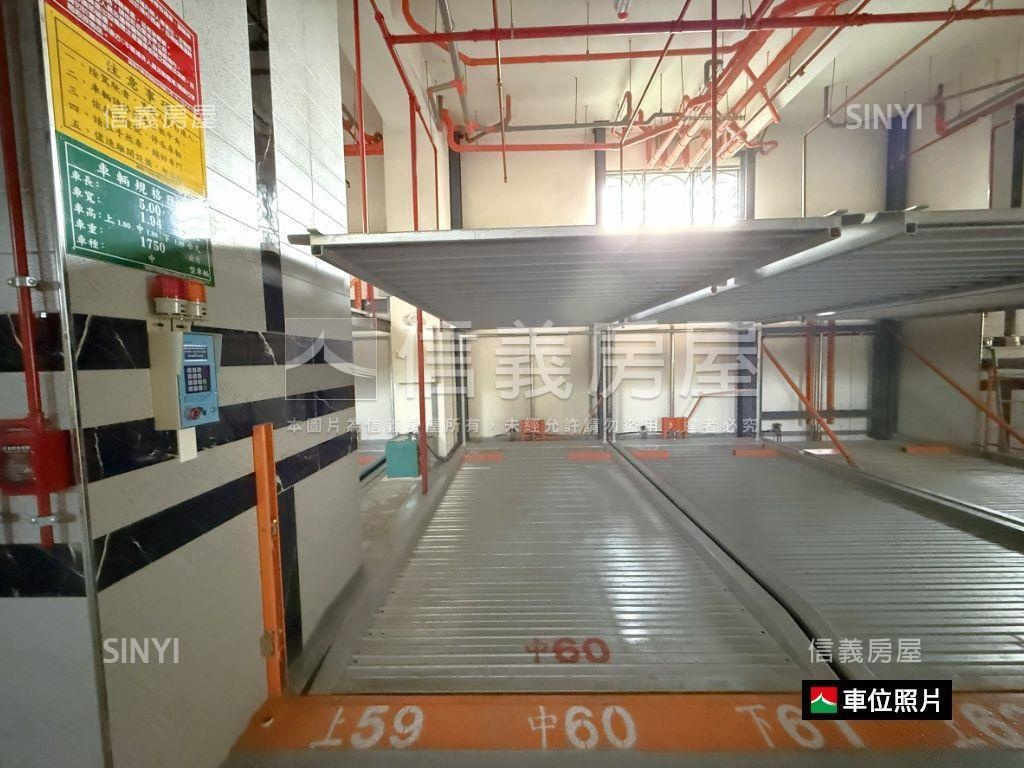 近南科。二房車位宅房屋室內格局與周邊環境