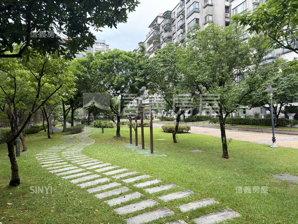 綠意景觀●寬敞●綠灣七樓房屋室內格局與周邊環境