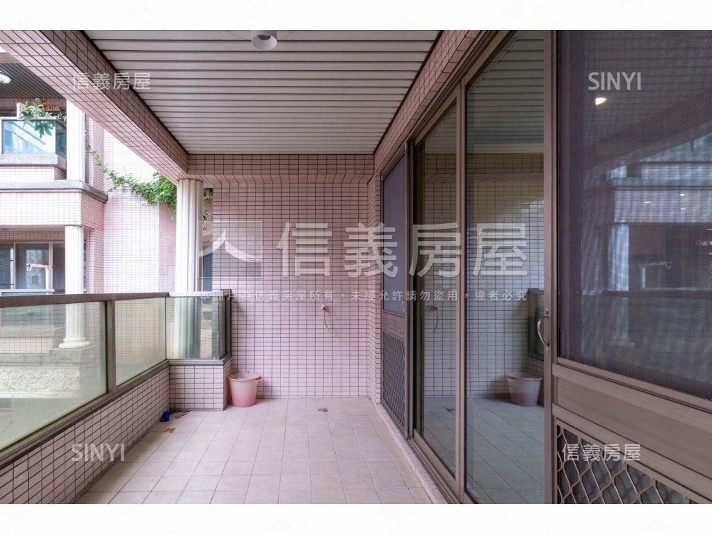 大聖皇宮四房雙車位房屋室內格局與周邊環境