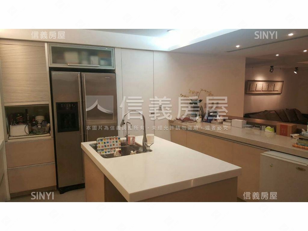 國泰仁愛外牆重整美邸房屋室內格局與周邊環境