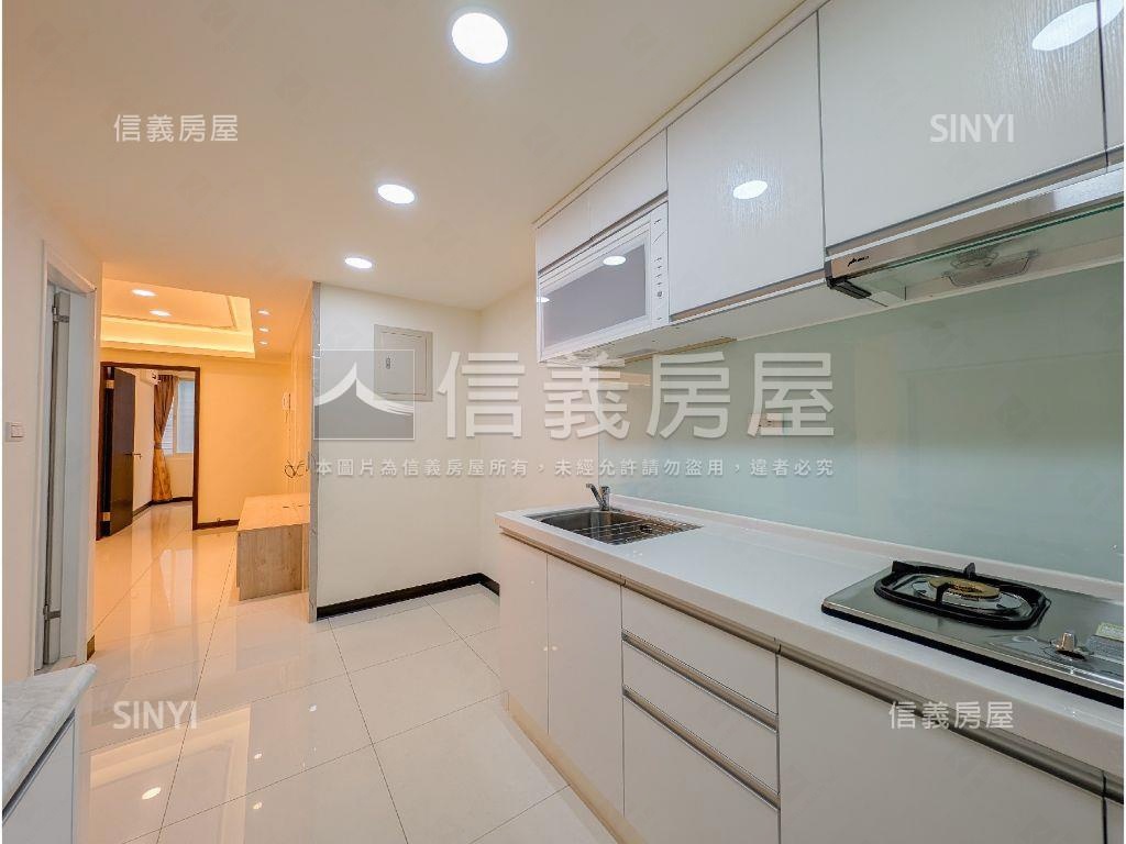 國慶路裝潢３樓美美屋房屋室內格局與周邊環境