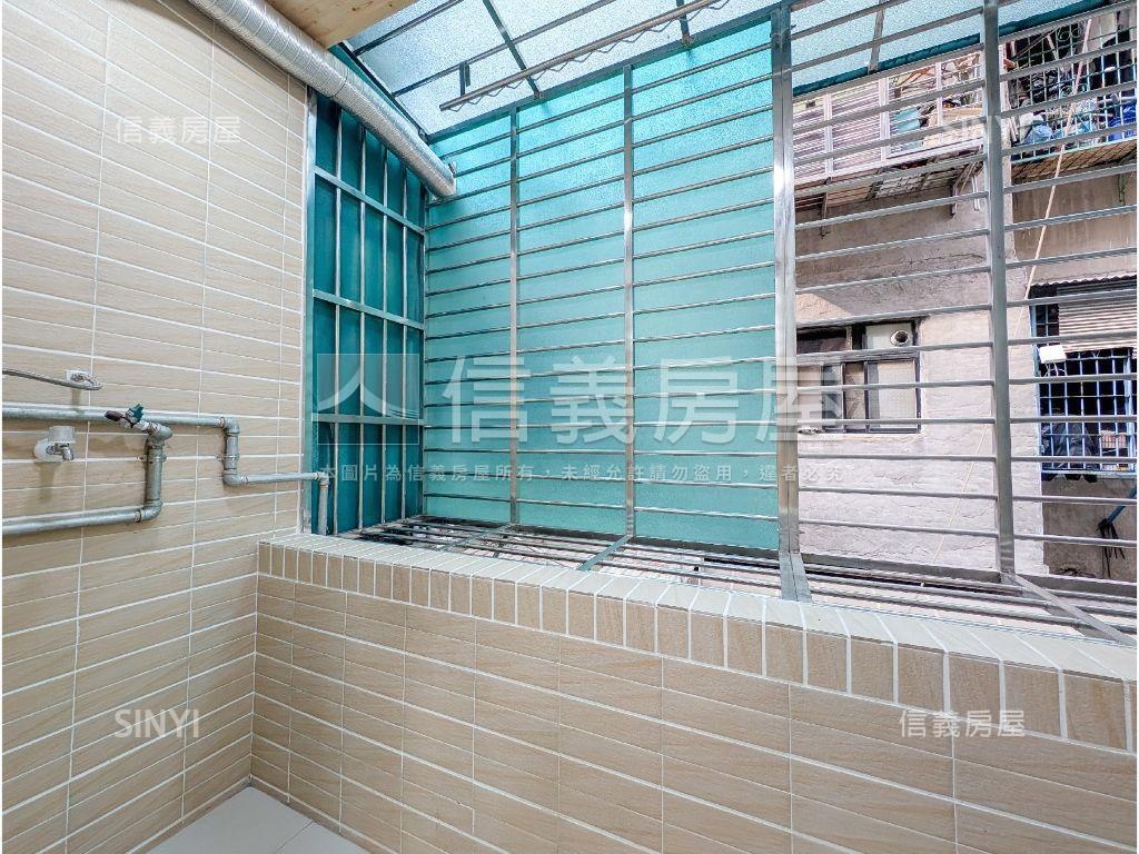 國慶路裝潢３樓美美屋房屋室內格局與周邊環境