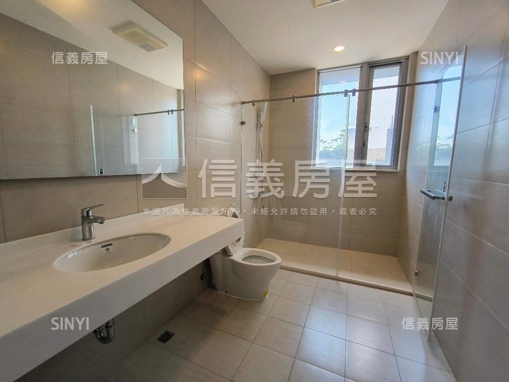 半山滙景觀一樓庭院使用大房屋室內格局與周邊環境
