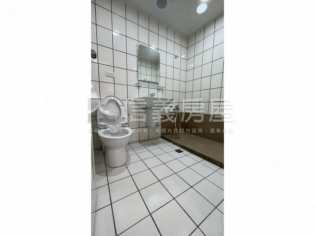 比佛利加州區大三房房屋室內格局與周邊環境