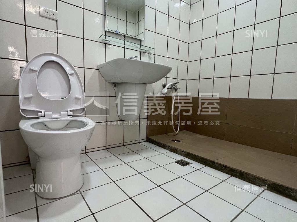 比佛利加州區大三房房屋室內格局與周邊環境