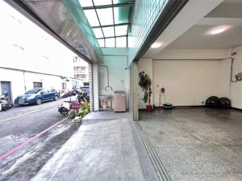 ☆近捷運南屯站大面寬金店