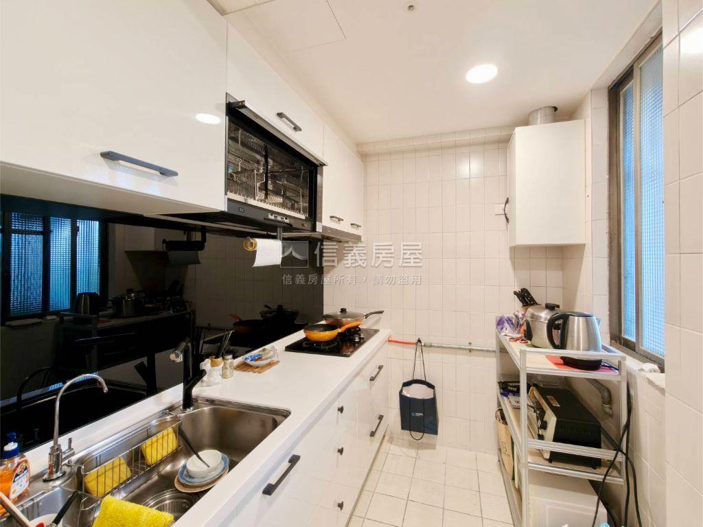 電梯景觀三房（地上權）房屋室內格局與周邊環境