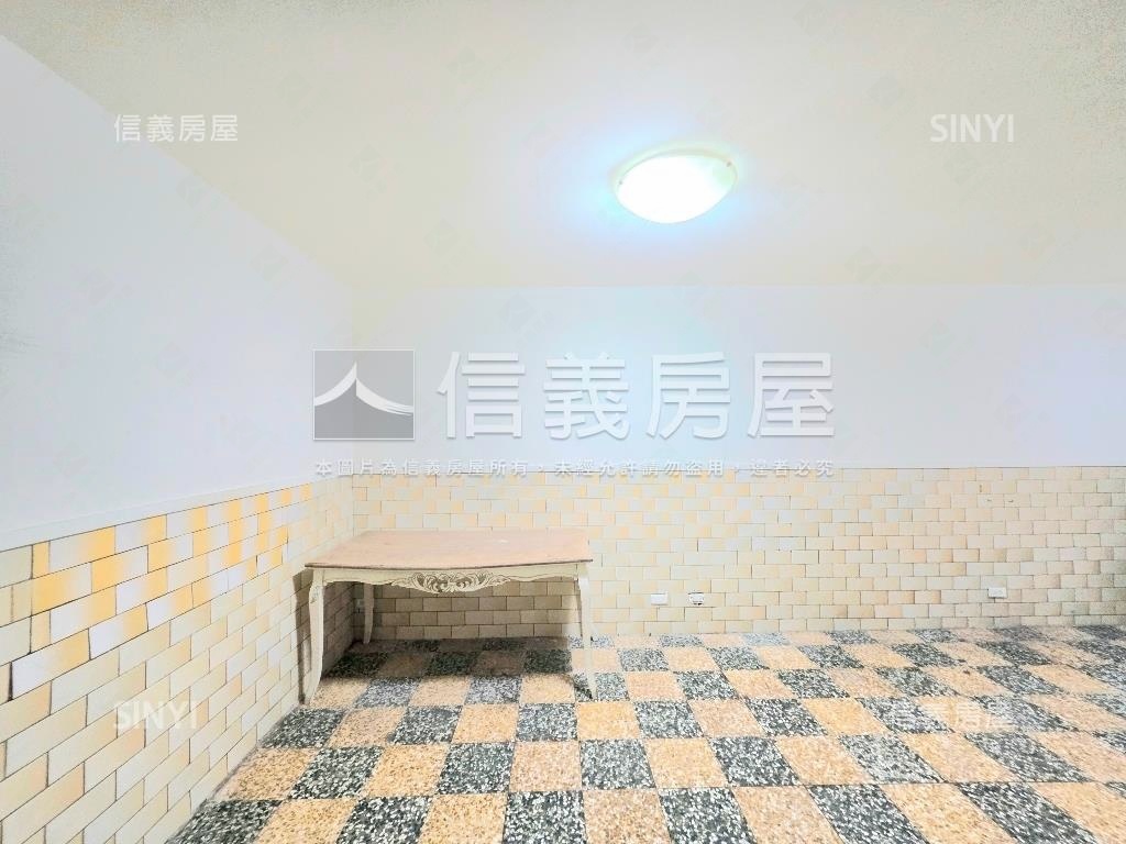 近樹德商圈庭院透天房屋室內格局與周邊環境