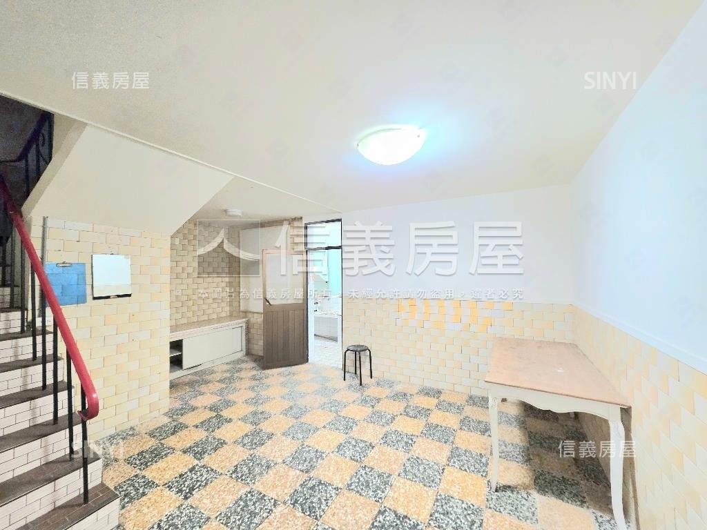 近樹德商圈庭院透天房屋室內格局與周邊環境