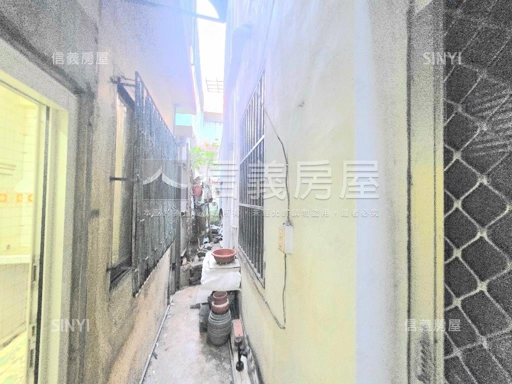 近樹德商圈庭院透天房屋室內格局與周邊環境