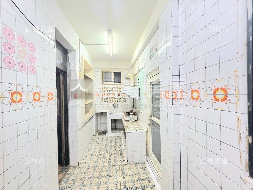 近樹德商圈庭院透天房屋室內格局與周邊環境