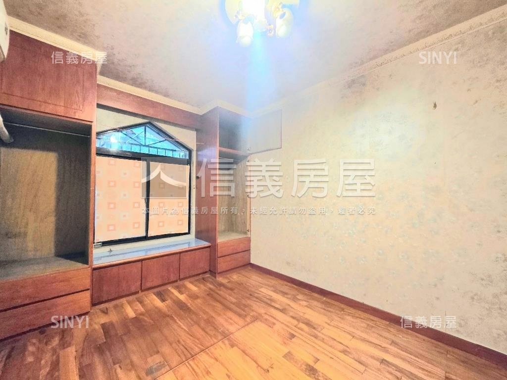 近樹德商圈庭院透天房屋室內格局與周邊環境