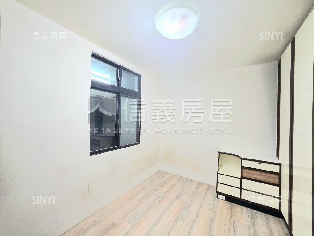 近樹德商圈庭院透天房屋室內格局與周邊環境