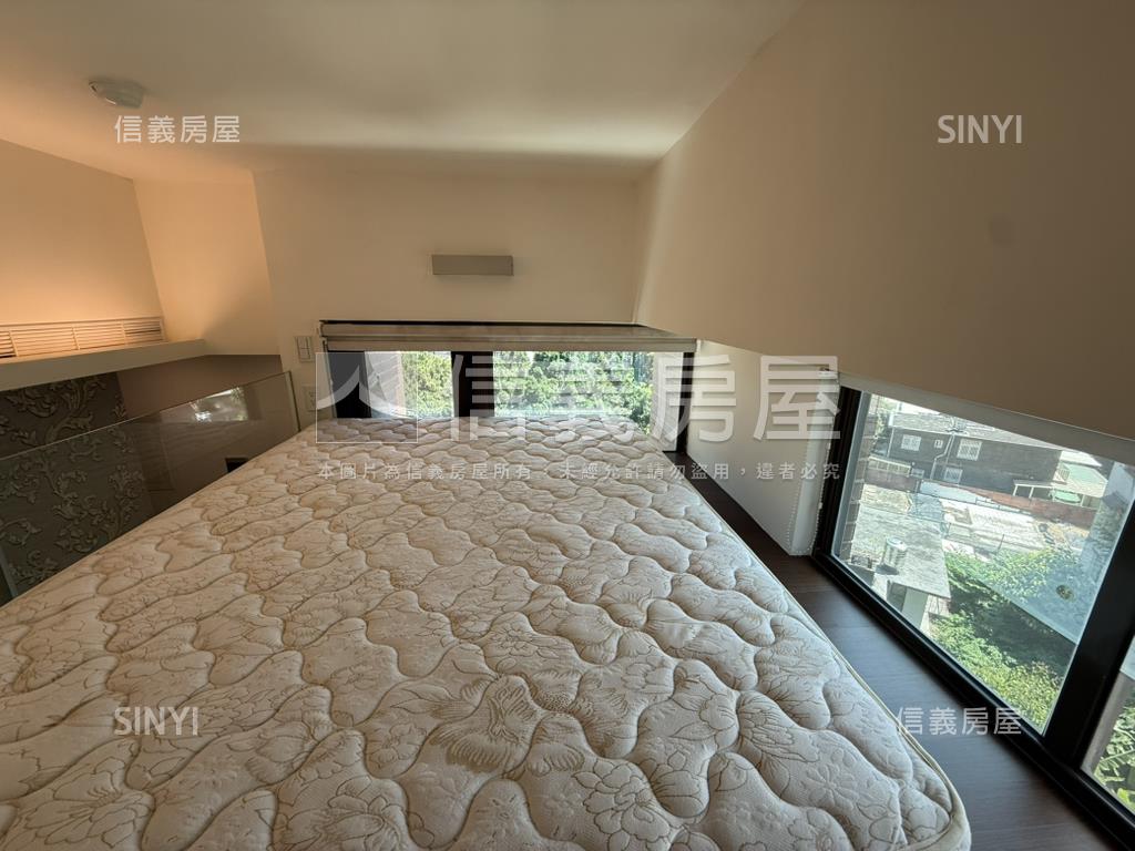 美景邊間挑高套房房屋室內格局與周邊環境