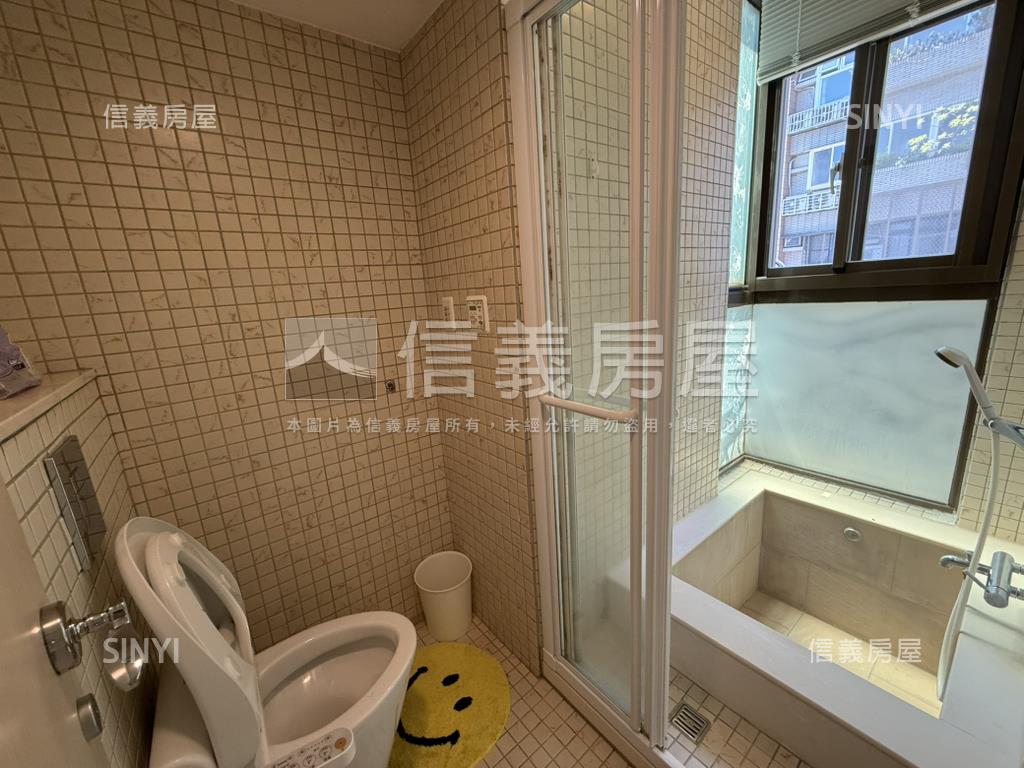 美景邊間挑高套房房屋室內格局與周邊環境