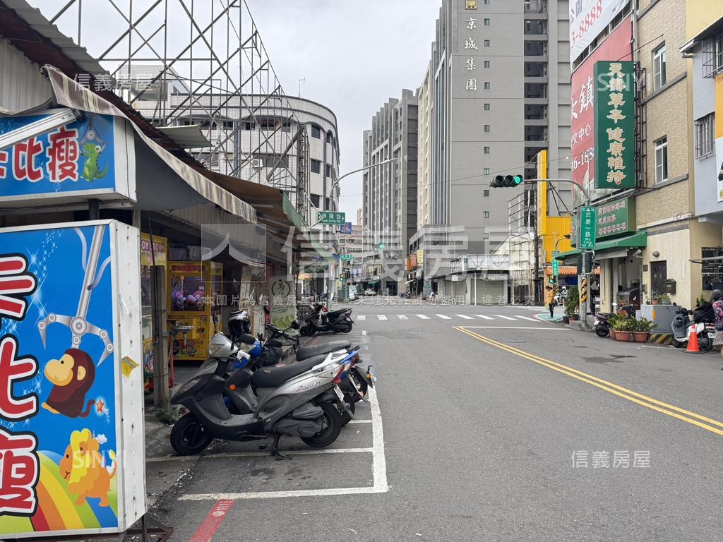 瑞隆商圈三面臨路角窗地房屋室內格局與周邊環境
