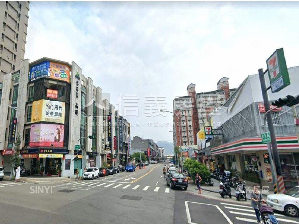 近中國醫約七米五金店面房屋室內格局與周邊環境