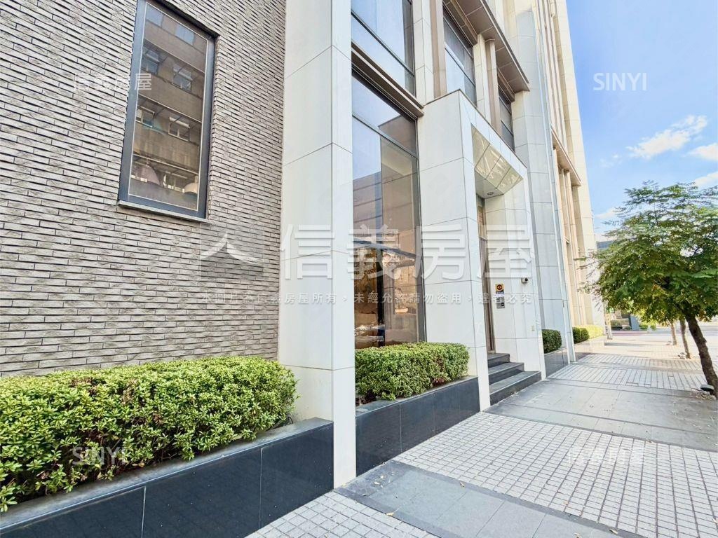 內科鋼骨整棟新穎企業總部房屋室內格局與周邊環境