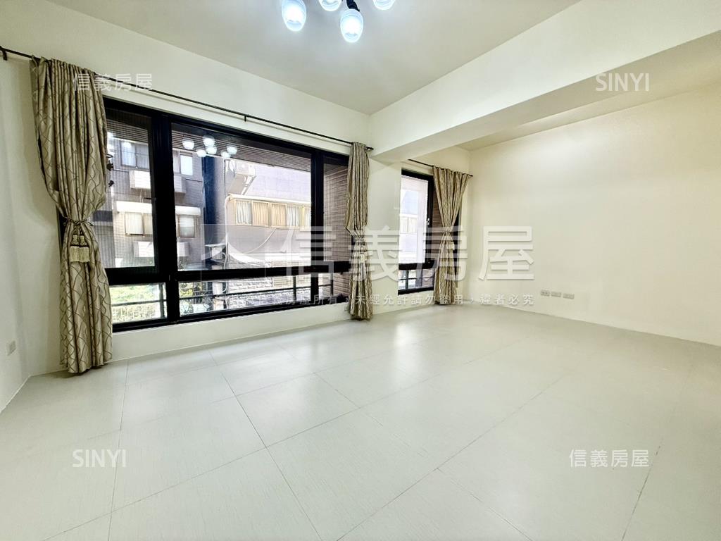 誠售榮華簡約３房＋車位房屋室內格局與周邊環境