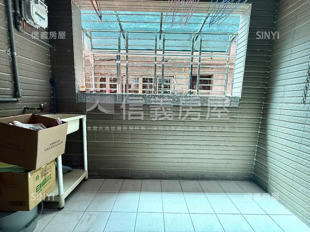 誠售榮華簡約３房＋車位房屋室內格局與周邊環境