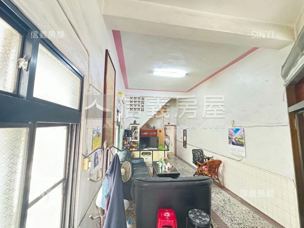 近輕軌面公園正路透店房屋室內格局與周邊環境