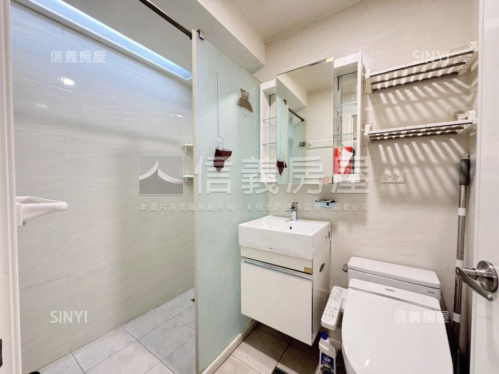 艾菲爾高樓明亮四房車位房屋室內格局與周邊環境